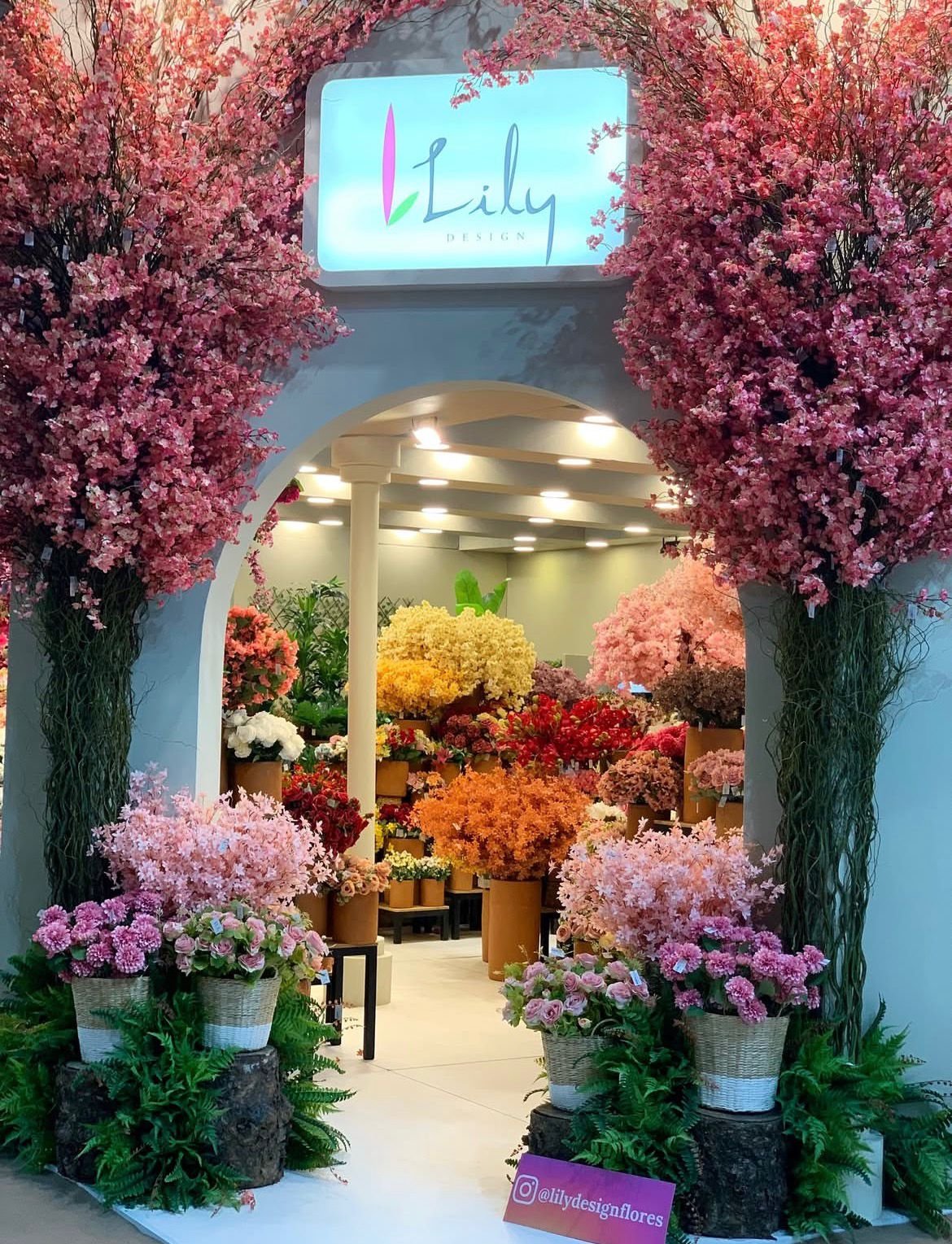 Stand Minimalista Elegante